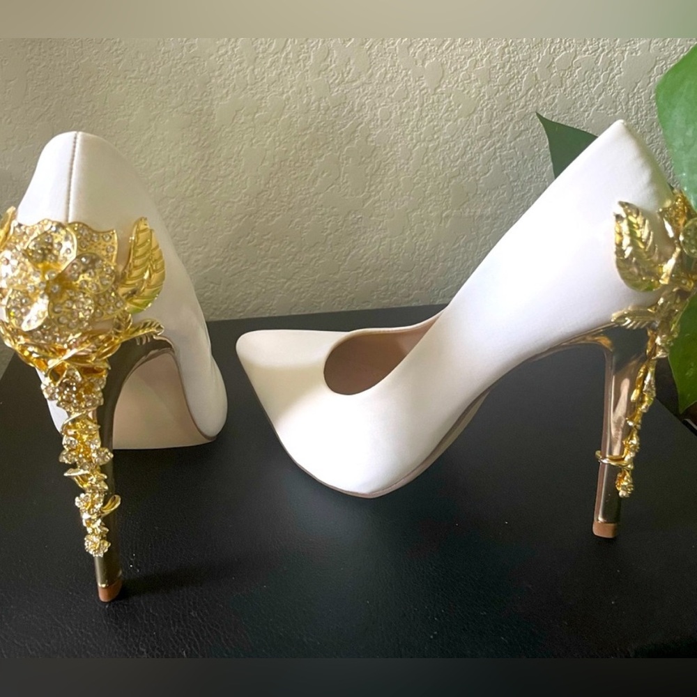 JustFab White Heels with Gold Rose Embellishments